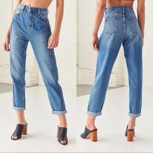 High-Rise Relaxed Mom Jeans in Medium Blue